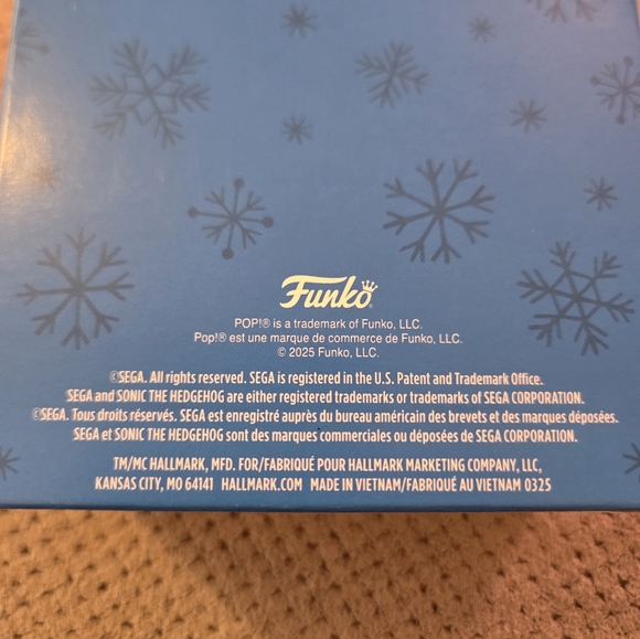 Hallmark Sonic the Hedgehog Emerald Funko POP Christmas Ornament New In Box 2025 - Picture 9 of 14